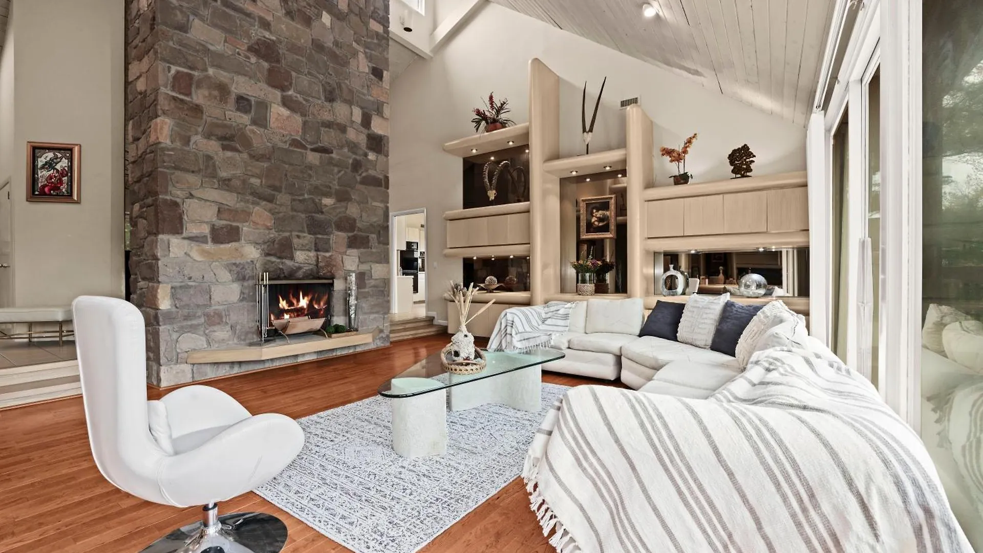 Semesterbostad Beautiful House In Livingston Villa